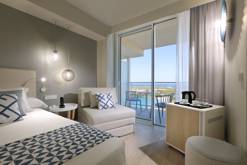 Palladium Hotel Menorca — Hotel rooms in Arenal d'en Castell, Balearic Islands