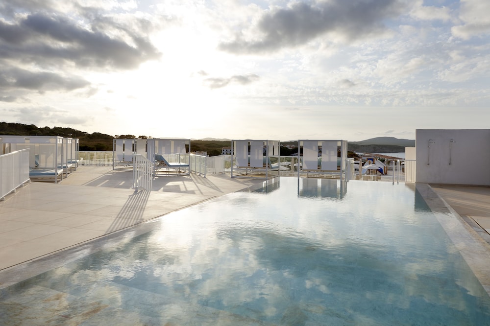 Palladium Hotel Menorca — Swimming pool in Arenal d'en Castell, Balearic Islands