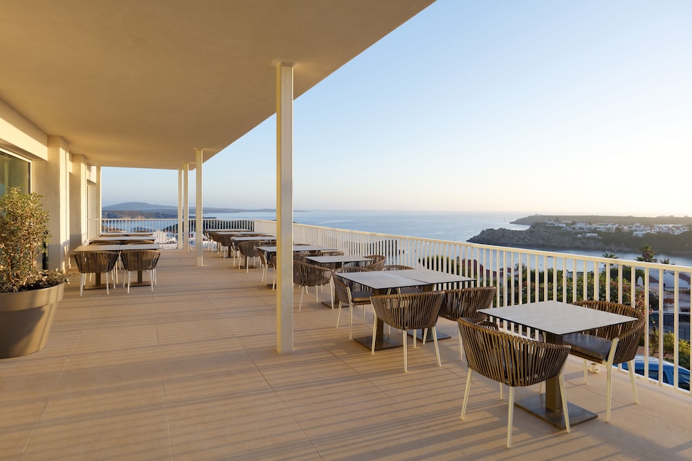 Palladium Hotel Menorca — Restaurant & bars in Arenal d'en Castell, Balearic Islands