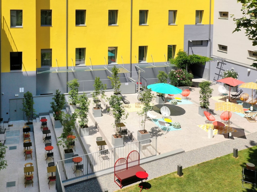 21 House of Stories Città Studi — Hotel building in Milan, Lombardy
