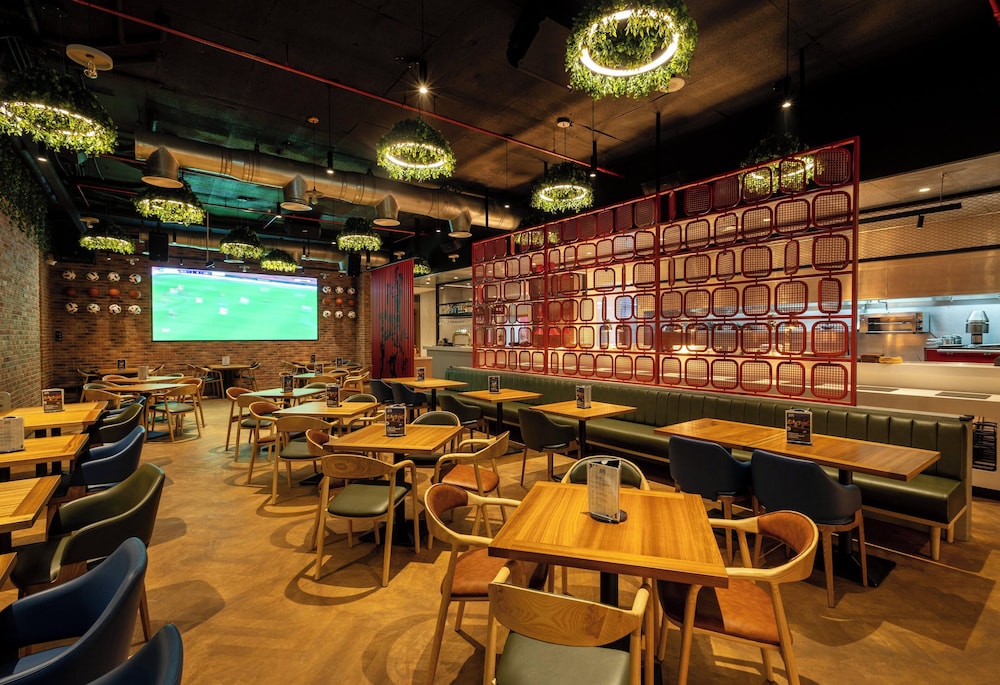 Millennium Place Marina — Restaurant & bars in Dubai