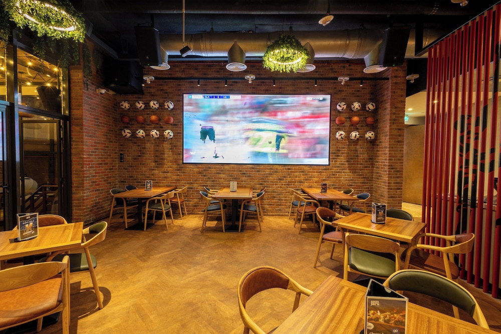 Millennium Place Marina — Restaurant & bars in Dubai