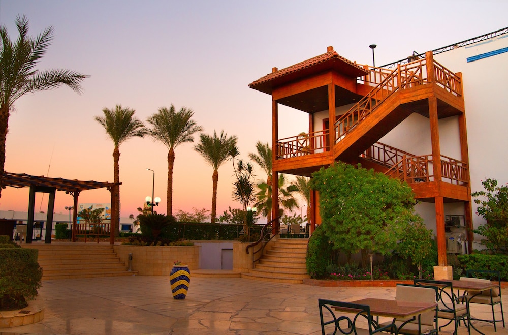 Naama Blue hotel — Hotel building in Sharm El Sheikh, Red Sea