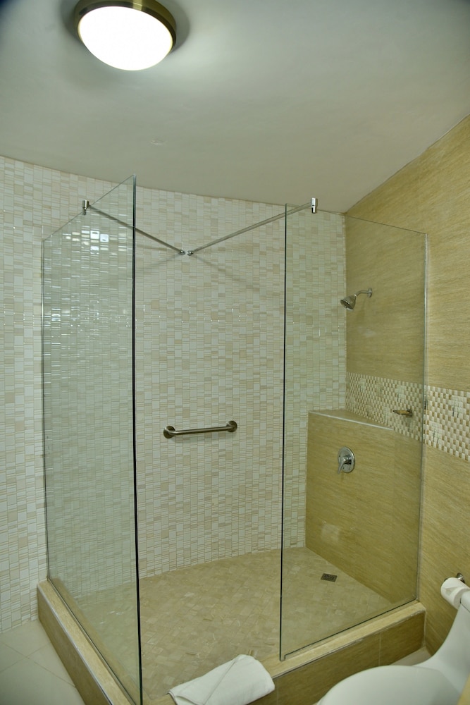 Hotel Grand A View — Hotel rooms in Montego Bay