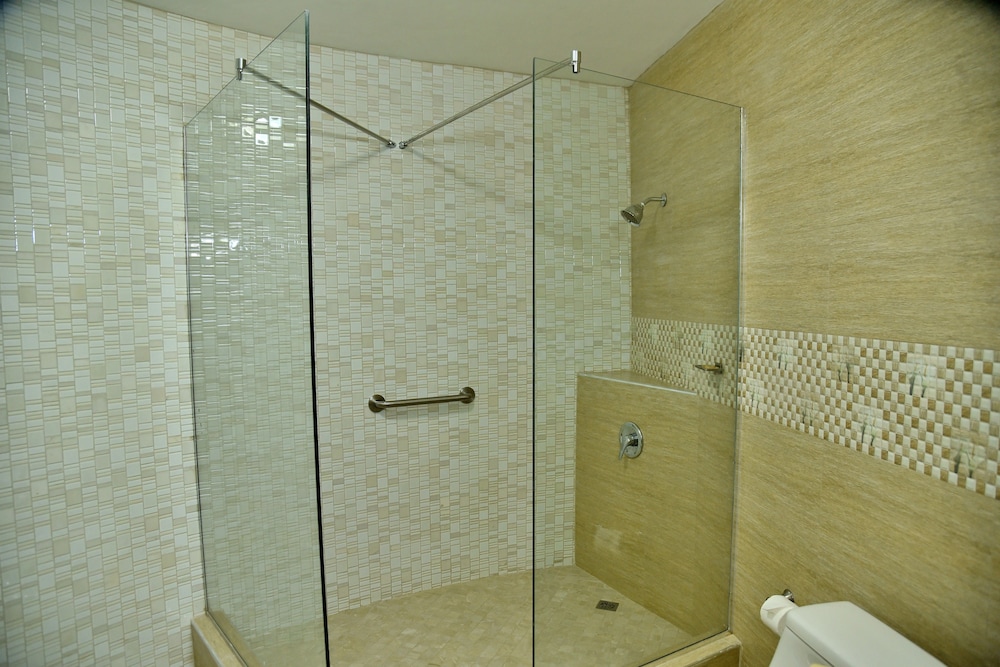 Hotel Grand A View — Hotel rooms in Montego Bay