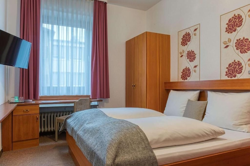 Sautter Hotel Stuttgart City — Hotel rooms in Stuttgart, Baden-Wurttemberg