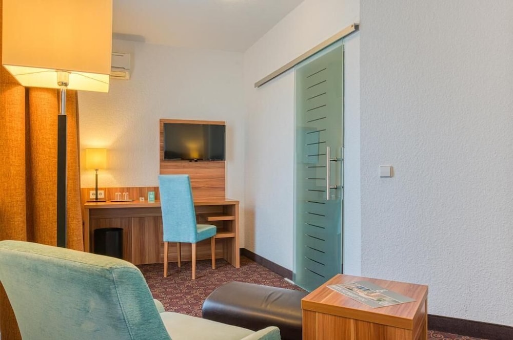 Sautter Hotel Stuttgart City — Hotel rooms in Stuttgart, Baden-Wurttemberg