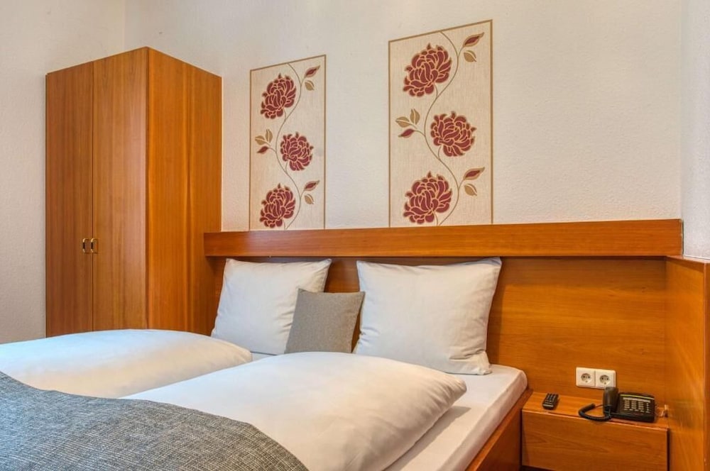 Sautter Hotel Stuttgart City — Hotel rooms in Stuttgart, Baden-Wurttemberg