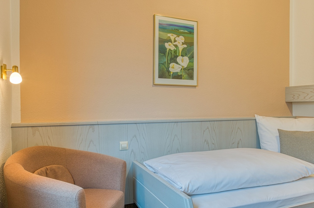 Sautter Hotel Stuttgart City — Hotel rooms in Stuttgart, Baden-Wurttemberg