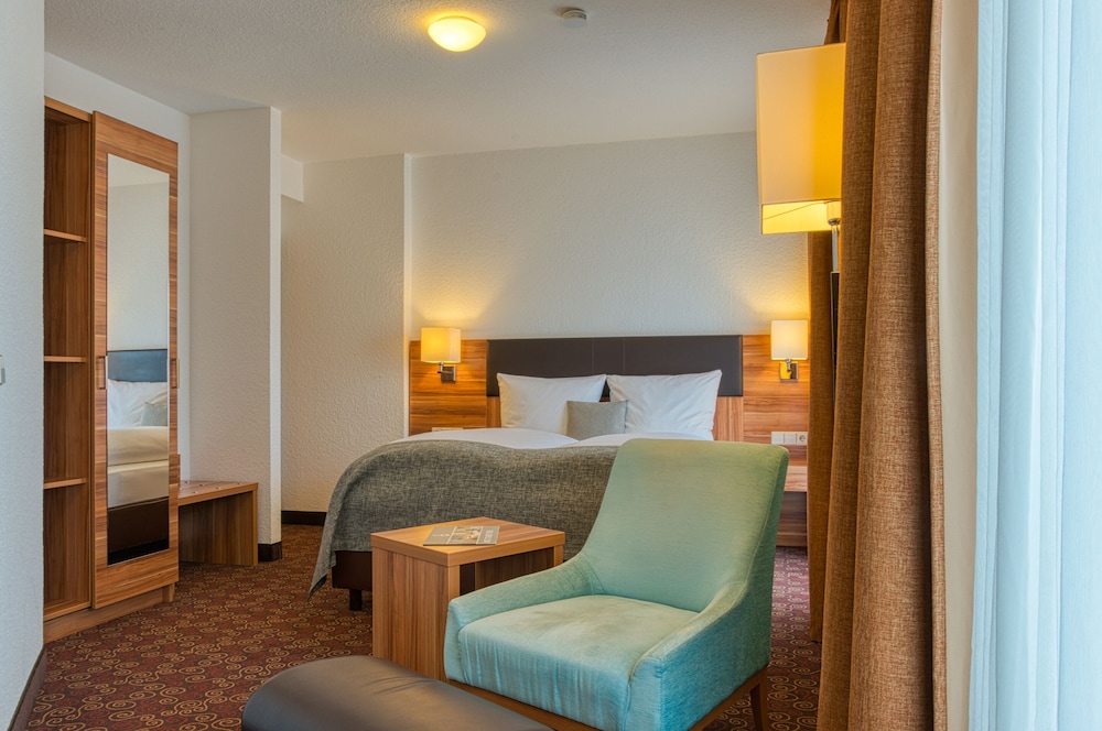 Sautter Hotel Stuttgart City — Hotel rooms in Stuttgart, Baden-Wurttemberg
