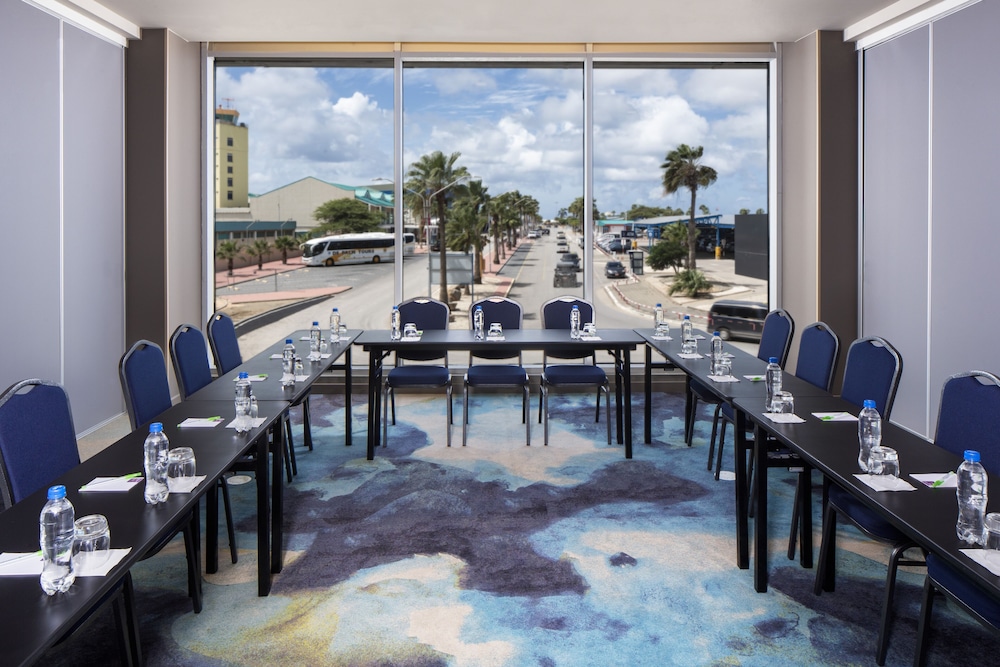 Hyatt Place Aruba — Restaurant & bars in Oranjestad, Aruba