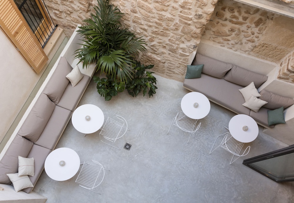 ARA Alcudia Hotel - Adults Only — Hotel building in Alcudia, Balearic Islands