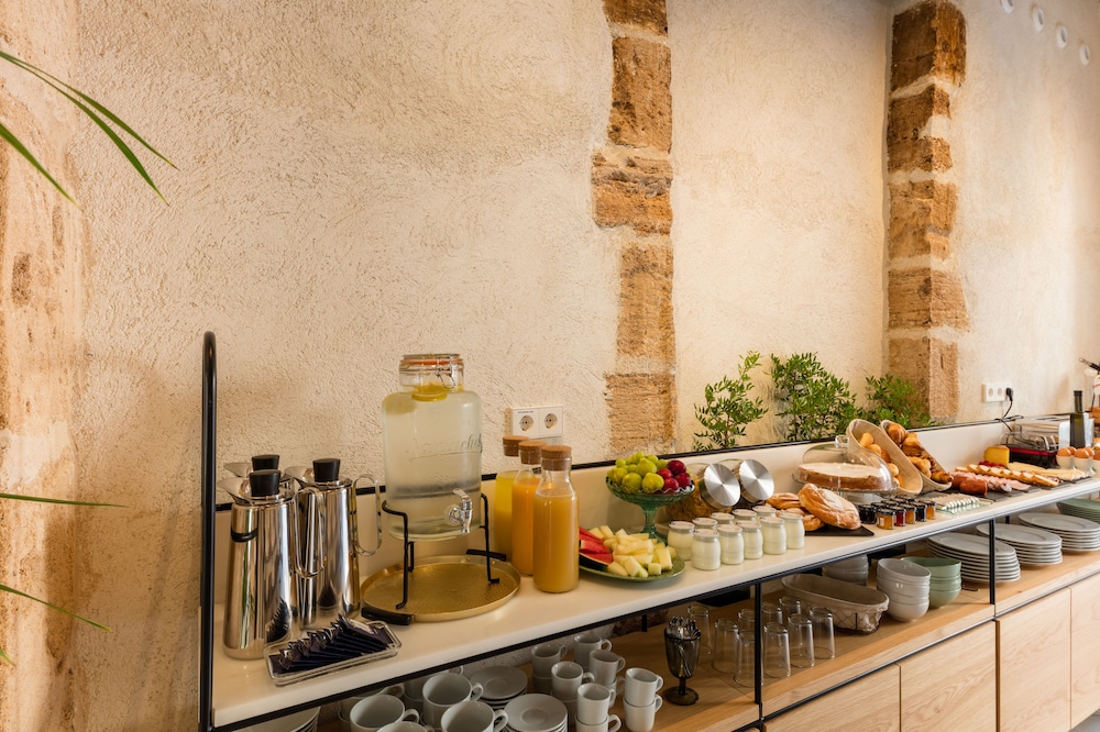 ARA Alcudia Hotel - Adults Only — Restaurant & bars in Alcudia, Balearic Islands