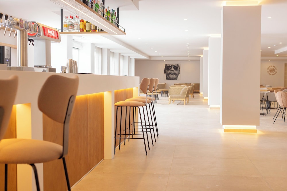 HM Isabela - Adults Only — Restaurant & bars in Santa Ponca, Balearic Islands