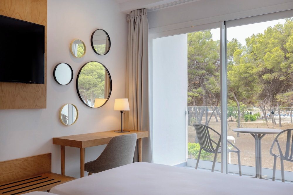 HM Isabela - Adults Only — Hotel rooms in Santa Ponca, Balearic Islands