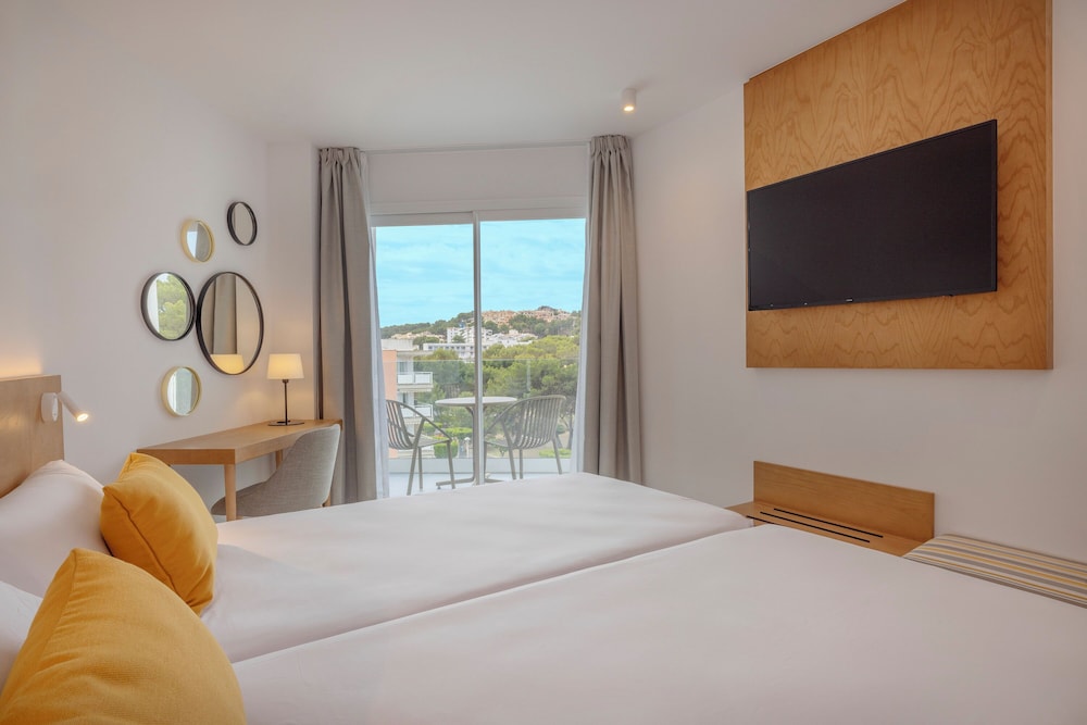 HM Isabela - Adults Only — Hotel rooms in Santa Ponca, Balearic Islands