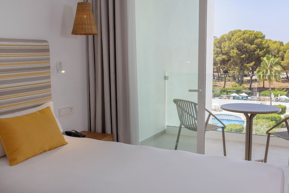 HM Isabela - Adults Only — Hotel rooms in Santa Ponca, Balearic Islands