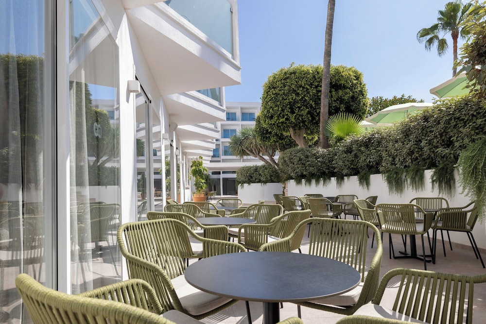 HM Isabela - Adults Only — Restaurant & bars in Santa Ponca, Balearic Islands