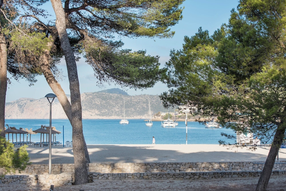 HM Isabela - Adults Only — Beach in Santa Ponca, Balearic Islands