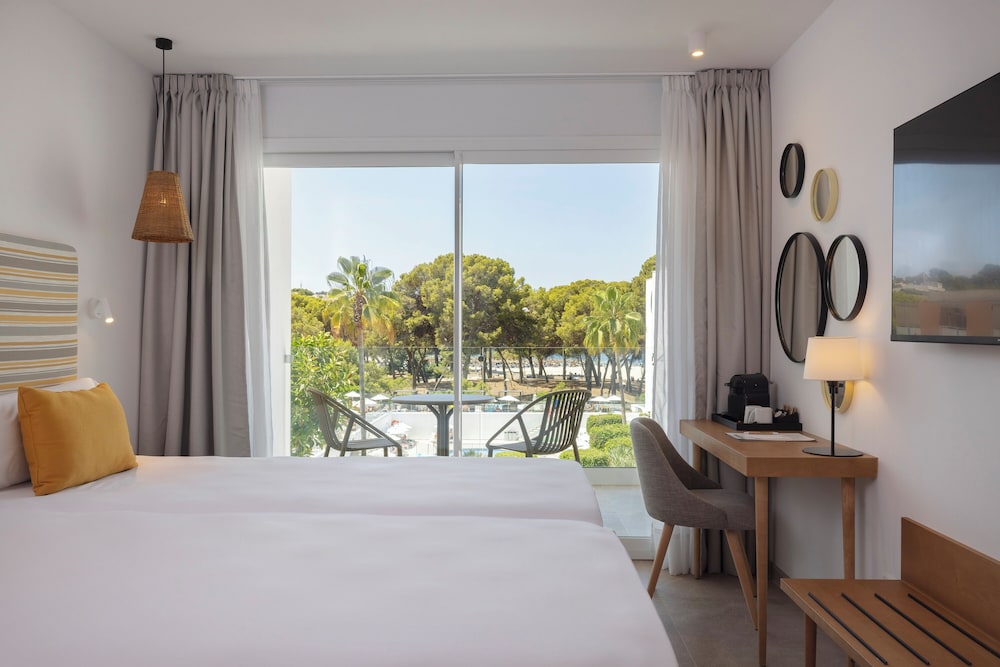 HM Isabela - Adults Only — Hotel rooms in Santa Ponca, Balearic Islands