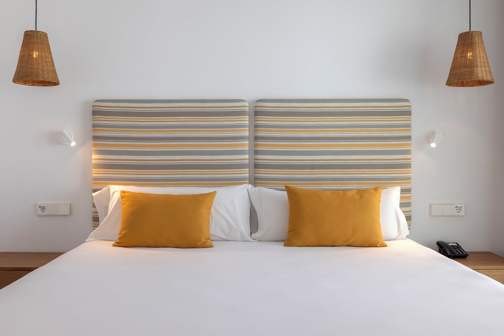HM Isabela - Adults Only — Hotel rooms in Santa Ponca, Balearic Islands