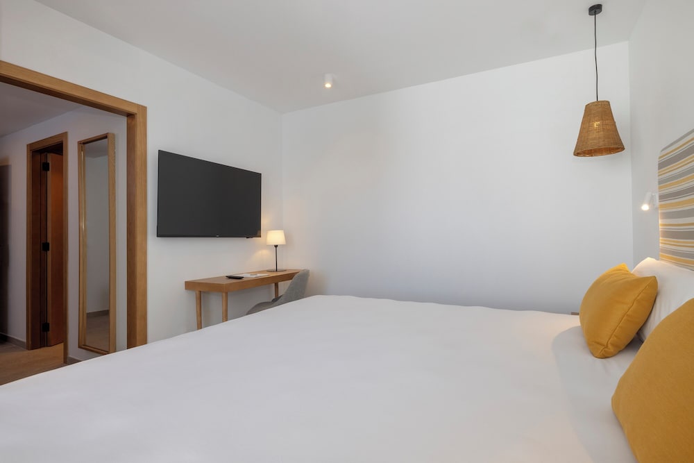 HM Isabela - Adults Only — Hotel rooms in Santa Ponca, Balearic Islands