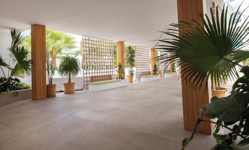 HM Isabela - Adults Only — Hotel building in Santa Ponca, Balearic Islands