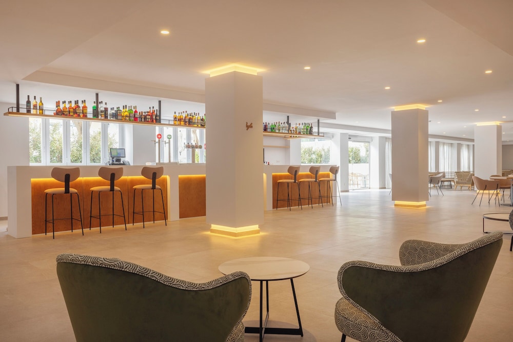 HM Isabela - Adults Only — Restaurant & bars in Santa Ponca, Balearic Islands