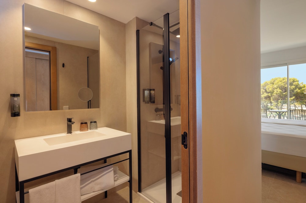 HM Isabela - Adults Only — Hotel rooms in Santa Ponca, Balearic Islands