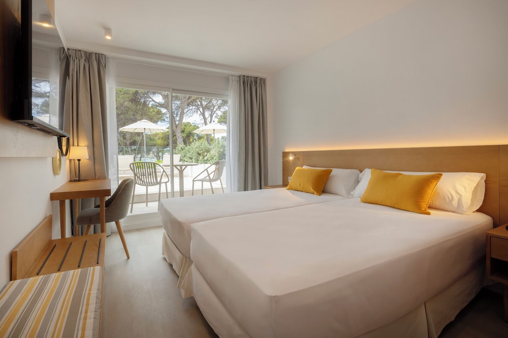 HM Isabela - Adults Only — Hotel rooms in Santa Ponca, Balearic Islands
