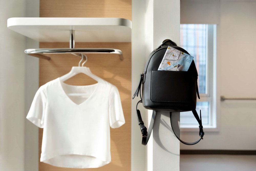 YOTEL Amsterdam — Hotel rooms in Amsterdam, North Netherlands