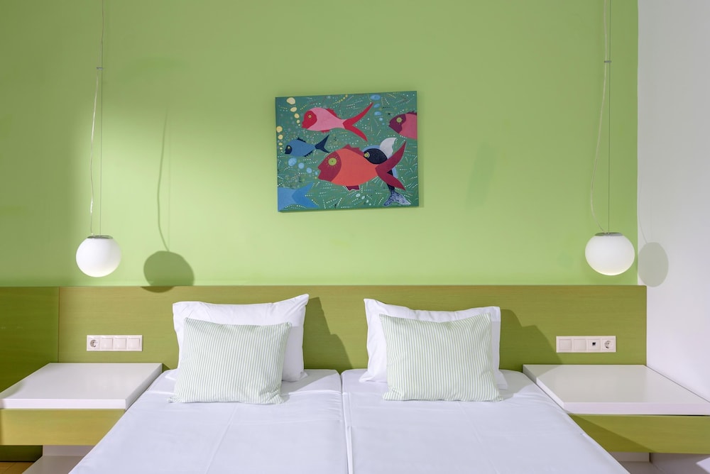 Zeus Hotels Palm Beach — Hotel rooms in Stalida