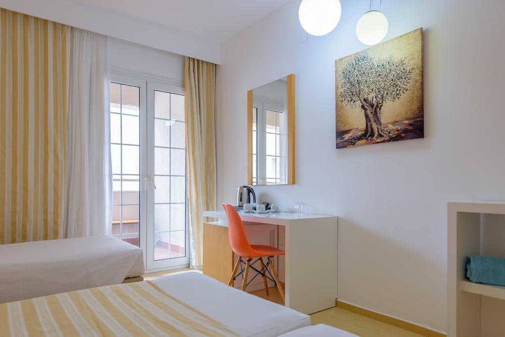 Zeus Hotels Palm Beach — Hotel rooms in Stalida