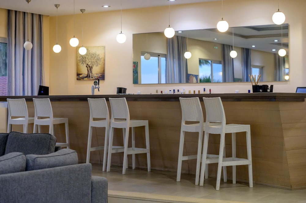 Zeus Hotels Palm Beach — Restaurant & bars in Stalida