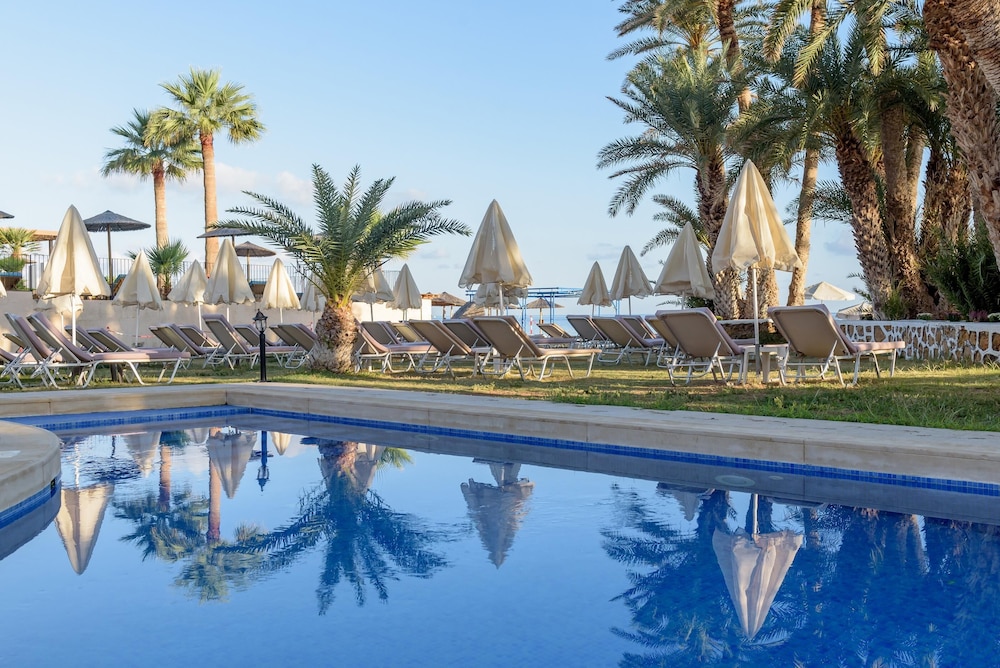 Zeus Hotels Palm Beach — Swimming pool in Stalida