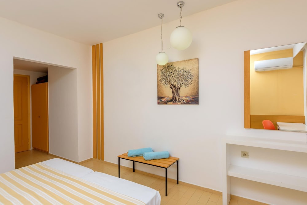 Zeus Hotels Palm Beach — Hotel rooms in Stalida
