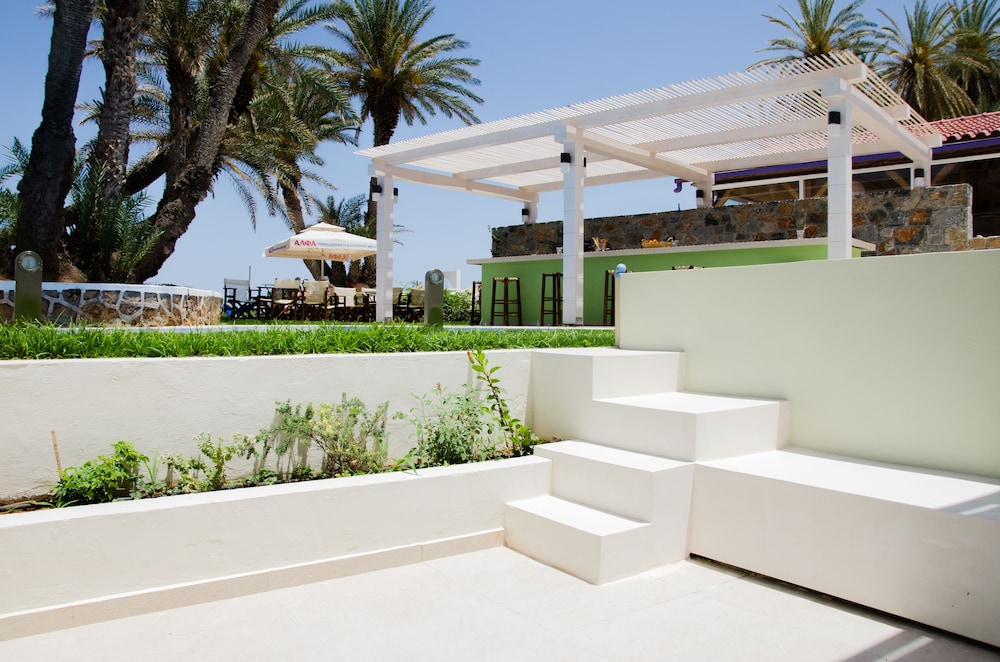 Zeus Hotels Palm Beach — Restaurant & bars in Stalida
