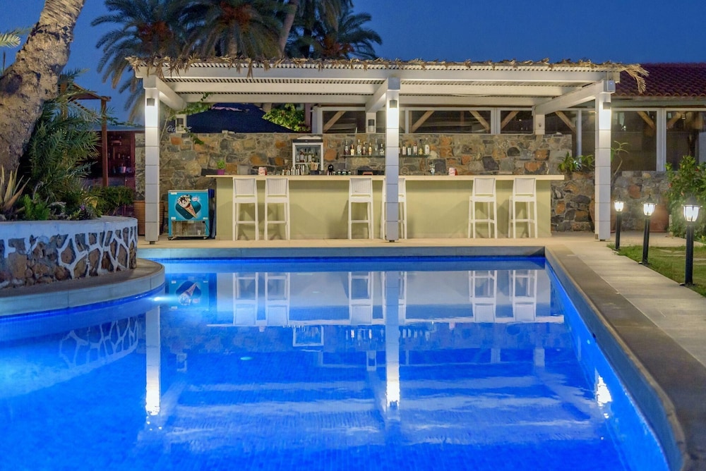 Zeus Hotels Palm Beach — Restaurant & bars in Stalida