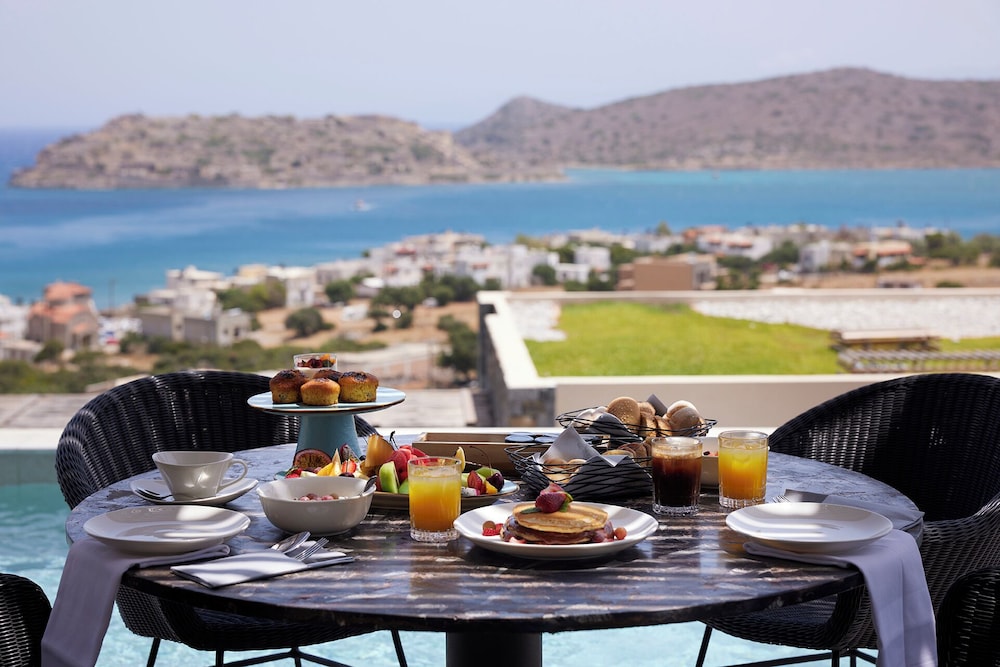 Cayo Exclusive Resort & Spa — Restaurant & bars in Elounda