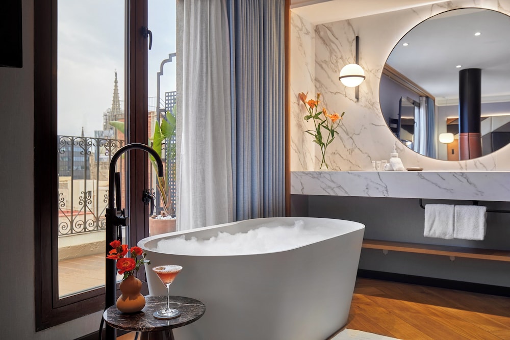 Kimpton Vividora Hotel by IHG — Hotel rooms in Barcelona, Catalonia