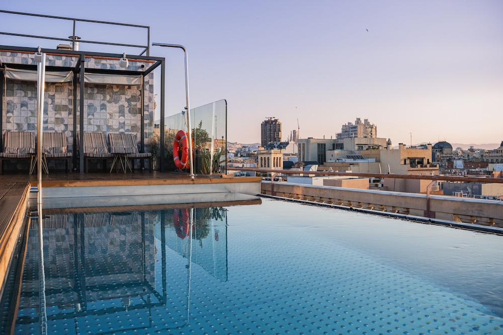 Kimpton Vividora Hotel by IHG — Swimming pool in Barcelona, Catalonia