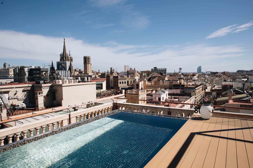 Kimpton Vividora Hotel by IHG — Swimming pool in Barcelona, Catalonia