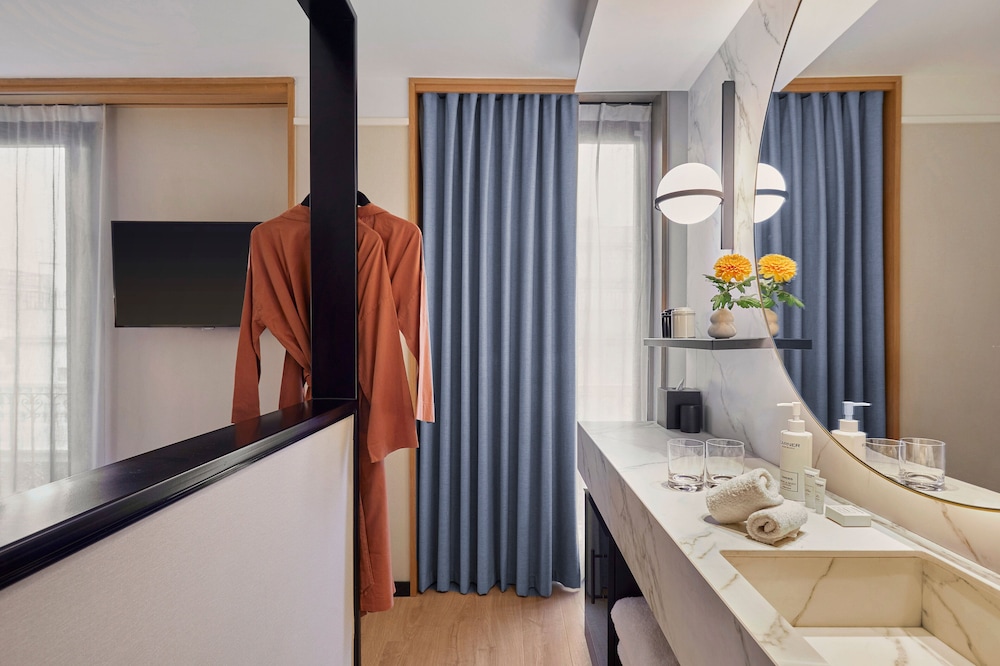 Kimpton Vividora Hotel by IHG — Hotel rooms in Barcelona, Catalonia