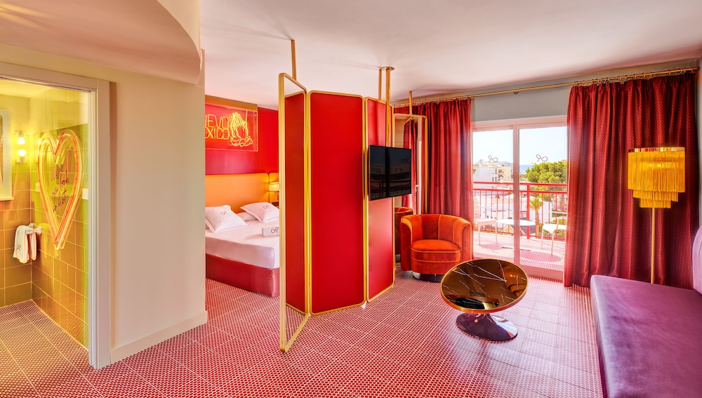 Romeos Ibiza - Adults Only — Hotel rooms in San Antonio, Balearic Islands