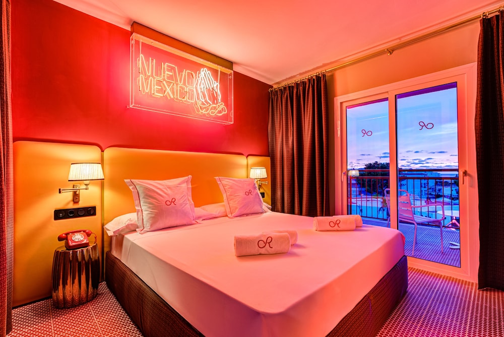 Romeos Ibiza - Adults Only — Hotel rooms in San Antonio, Balearic Islands