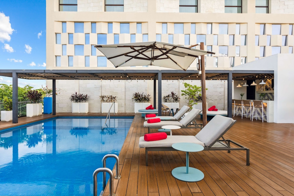 Avani Cancun Airport — Swimming pool in Cancun, Quintana Roo