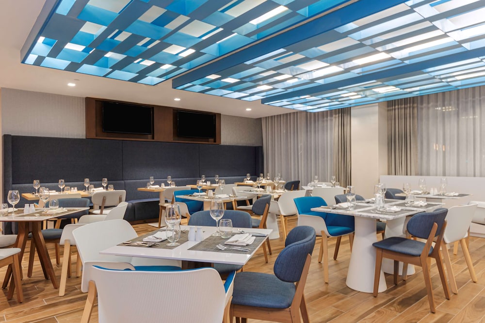 Avani Cancun Airport — Restaurant & bars in Cancun, Quintana Roo