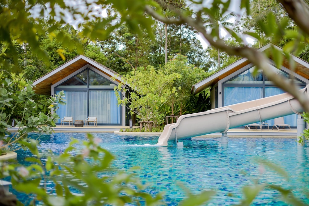 Island Escape Burasari — Coconut Island, Phuket Province