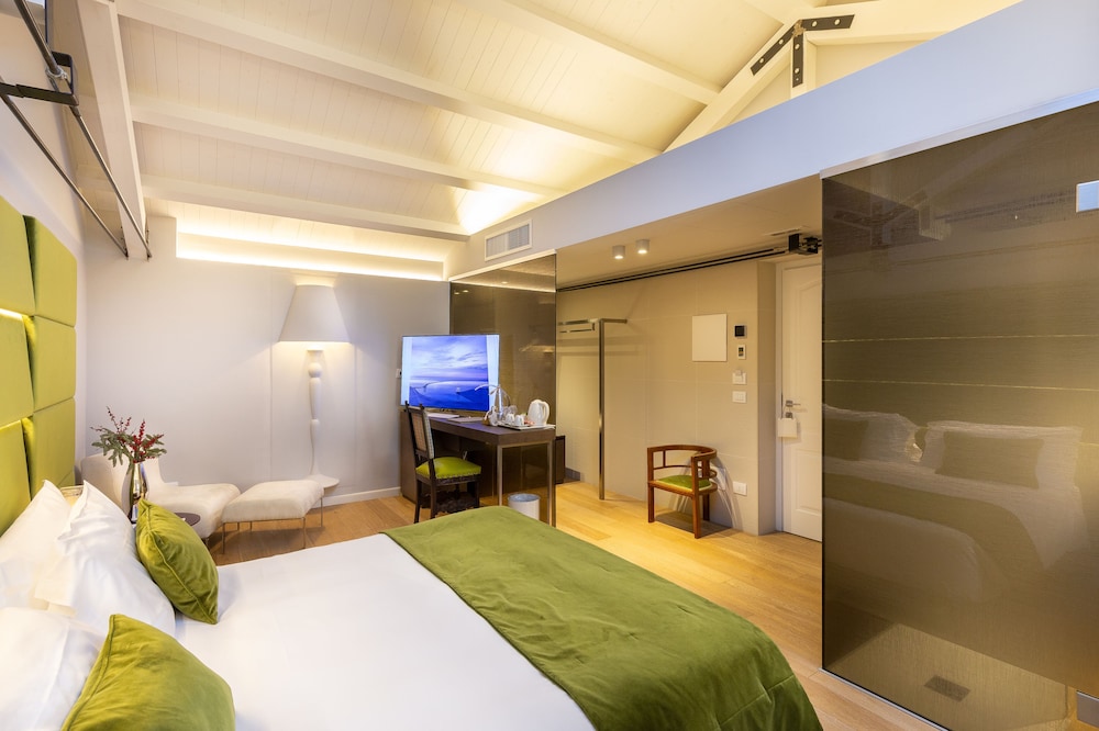 Palazzo Marletta Luxury House Hotel — Hotel rooms in Catania, Sicily