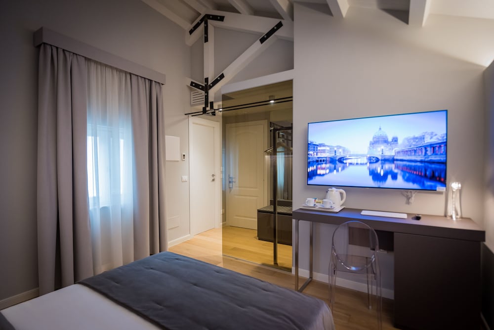 Palazzo Marletta Luxury House Hotel — Hotel rooms in Catania, Sicily